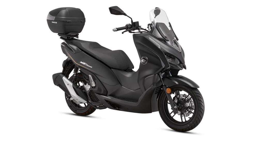 QJMOTOR MTX 125: Υβριδικό 15 ίππων με κάμερα και topbox